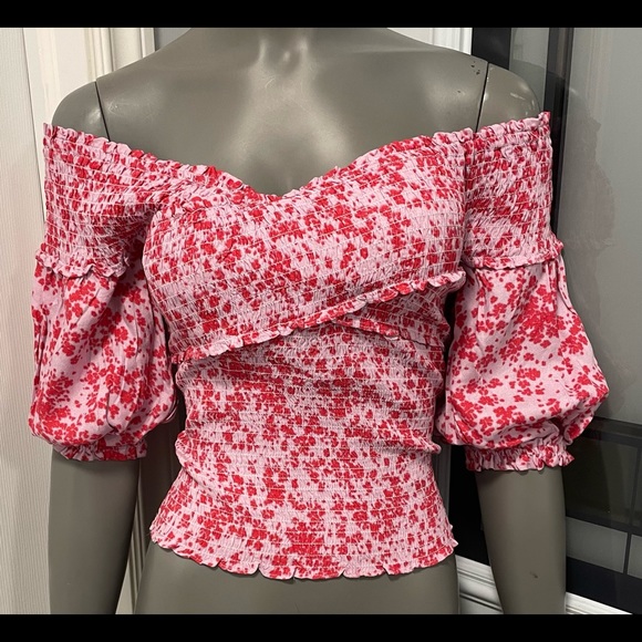 NWT STEVE MADDEN ADORABLE Ditsy Smocked Off Shoulder Top In Violet Icing Sz M - Picture 8 of 10